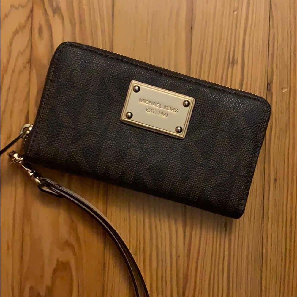 Michael Kors Wallet/Wristlet